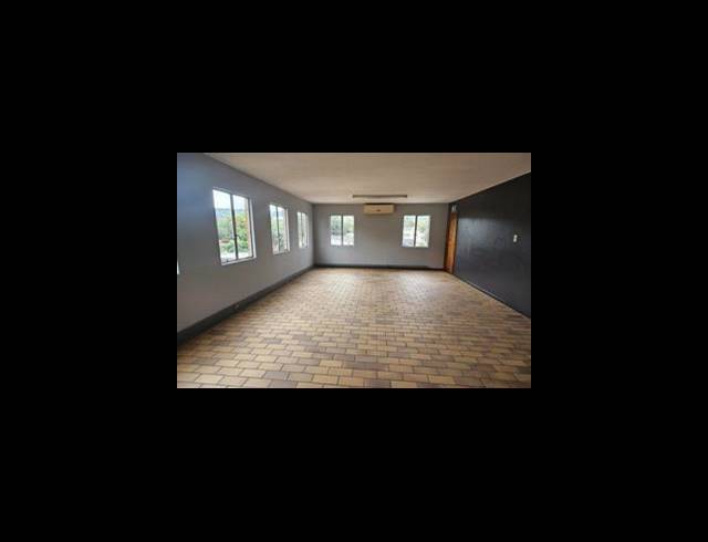 760M² OFFICE TO LET IN NEW GERMANY